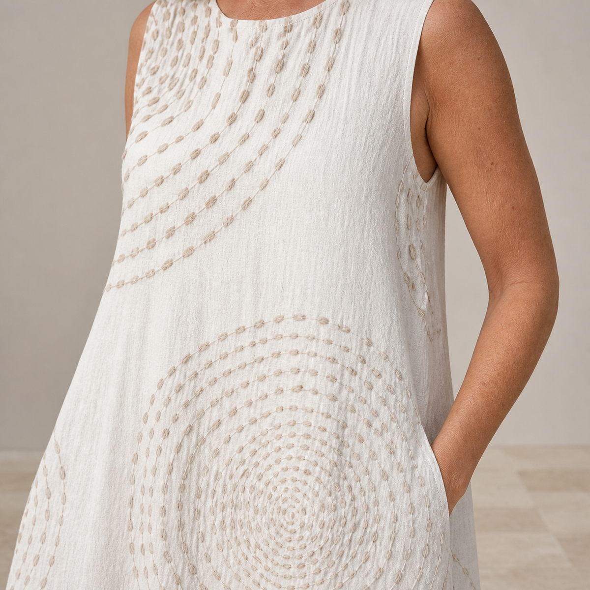 LUNA — RETRO CASUAL DRESS close-up showing the visible print and front construction detail