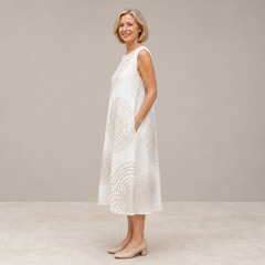 LUNA — RETRO CASUAL DRESS additional front-view styling and garment-detail image