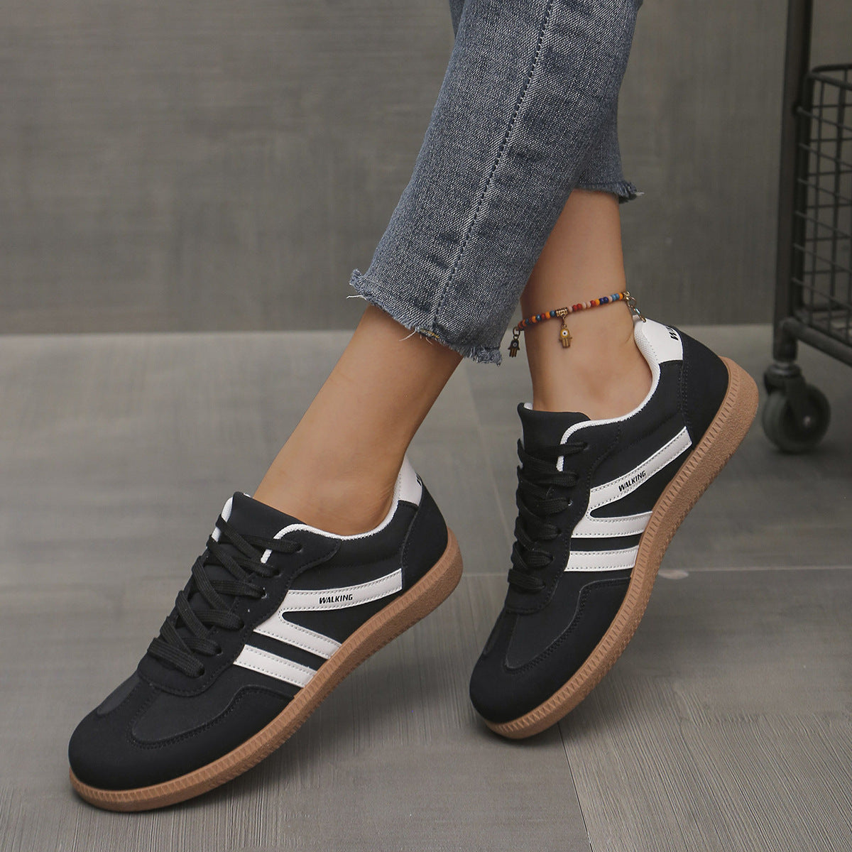Deliza | Ergonomic Orthopaedic Trainers