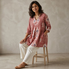 Elise | Long Blouse with V-Neck, Red — seated view